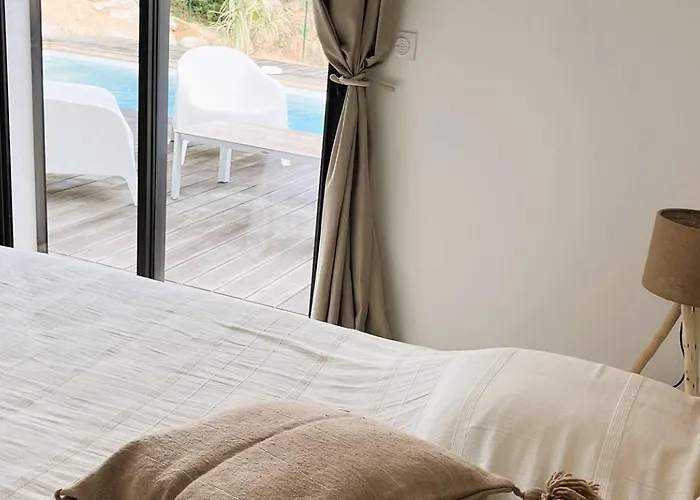 Villa Copines, 4 Pers, Piscine Chauffee, 5 Mn Cirendinu